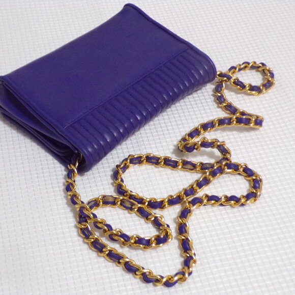 Lord & Taylor 1980"s Crossbody Chain Strap Leather Navy Blue - Picture 9 of 9